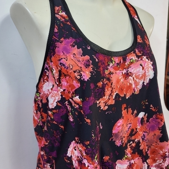 Fabletics Mesh & Floral Tank Top - Picture 5 of 8